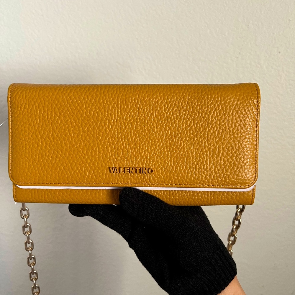 Authentic New with tag Valentino by mario Wallet On Chain with COA
